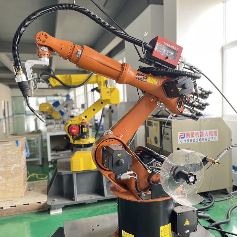 6-osiowe roboty KUKA z bezpieczeństwem IP 65 i możliwościami programowania Kuka Nie wahaj się! Robot KUKA KR210, który spełnia wszystkie potrzeby od spawania po paletowanie w jednym miejscu