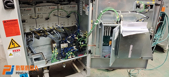IP 65 Robot do bezpiecznego załadunku i ładowania ładunku 210 kg Uaktualnij swoją linię produkcyjną z KUKA KR210: Twój najlepszy partner do spawania, obsługi i więcej