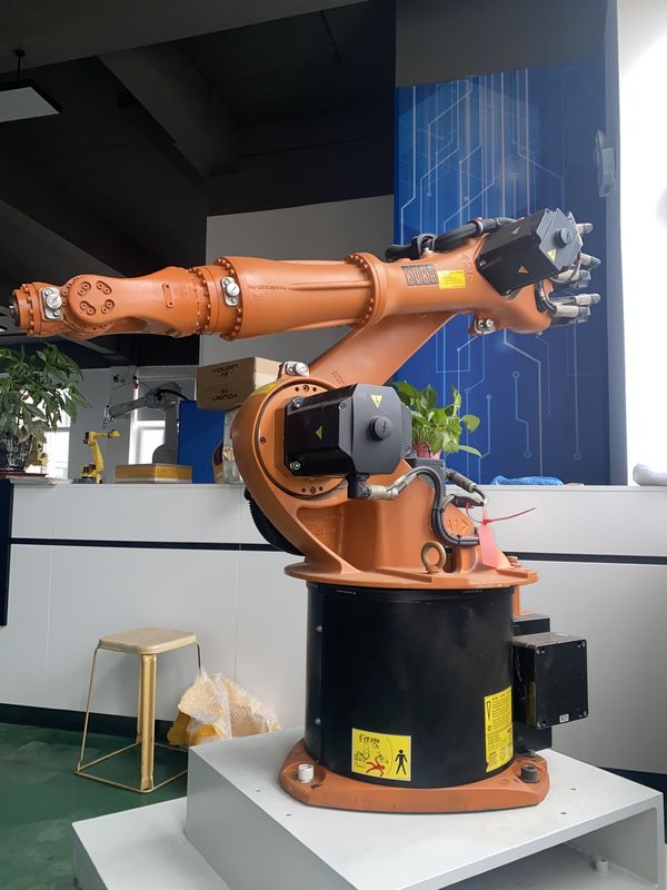 Kuka KR16-3 16kg ładunek 1611mm osiągnięcie Programowanie Strop montażu Robot spawalniczy do elastycznego i łukowego spawania montażu powłoki Maszyna cięcia Maszyna ładowania Maszyna