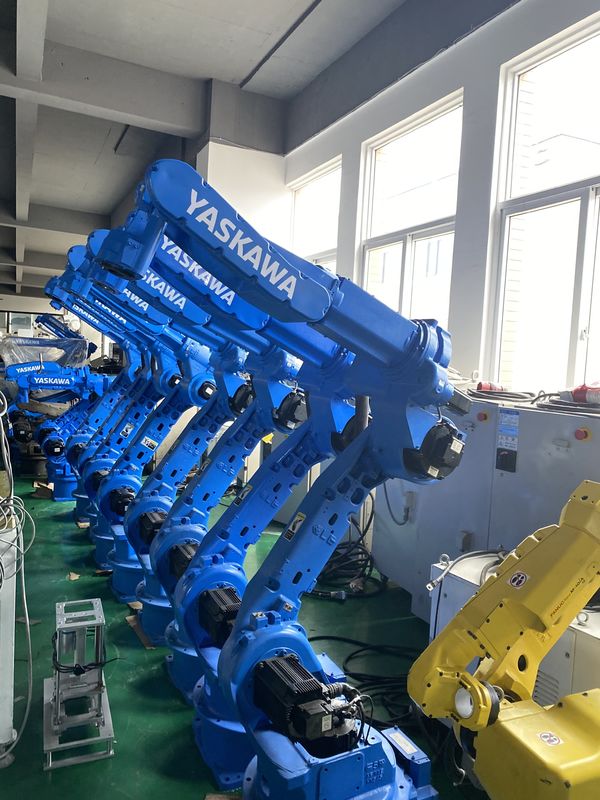 Używany robot spawalniczy Yaskawa EA1900N 6 osi do montażu na ziemi