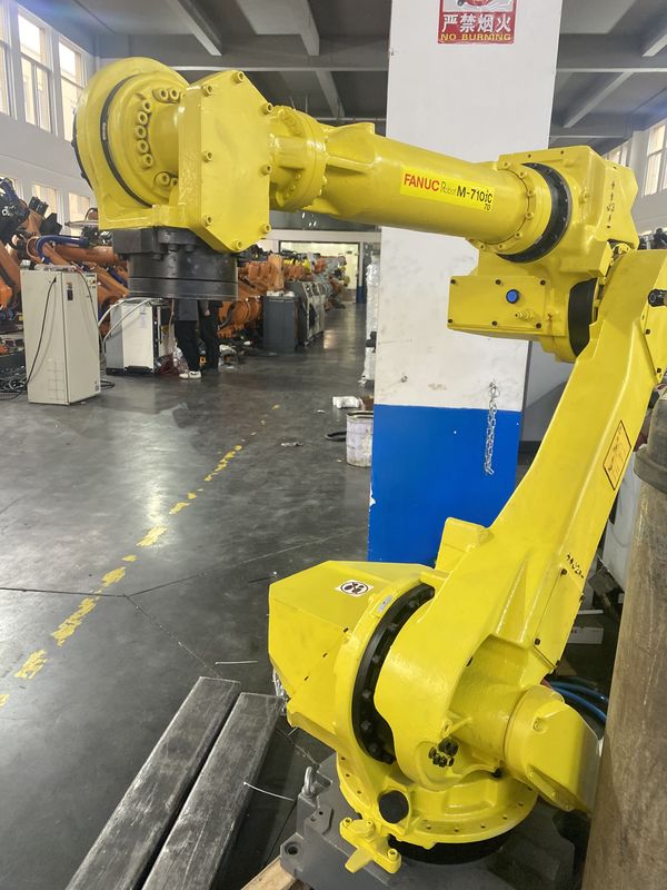 Używany robot FANUC M-710iC/70 6 osi do instalacji naziemnej