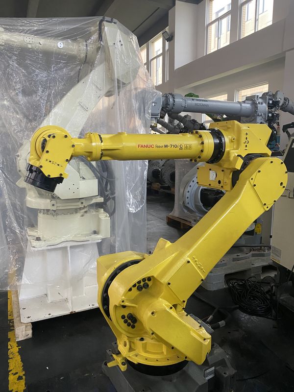 Używany robot FANUC M-710iC/70 6 osi do instalacji naziemnej