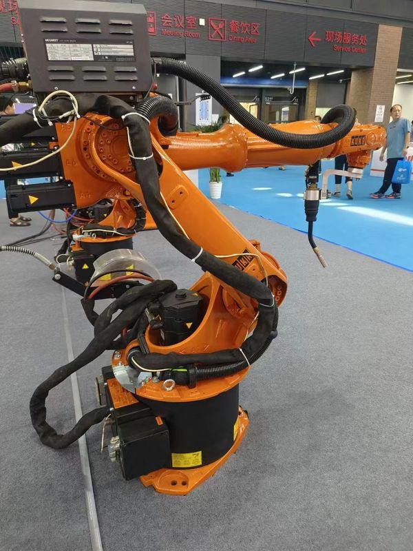 KR16L6 6 kg Ładunek 6-osiowy Robot XP Kabinet sterowania Podłoga/sufit Instalacja Układ spawania łuku kątowego MIG