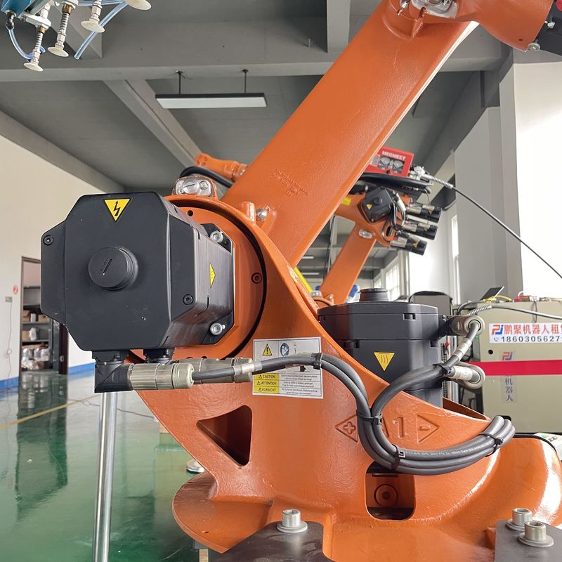 Robot spawalniczy łukowy Kr16 z masą robota 235 kg i sterownikiem XP Waterjet Automation Meat Processing ArcWorld serie
