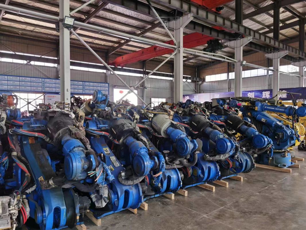Yasakawa ES200 Robot do spawania punktów ramienia do przemysłu motoryzacyjnego, lotniczego, kolejowego, mebli metalowych, elektroniki