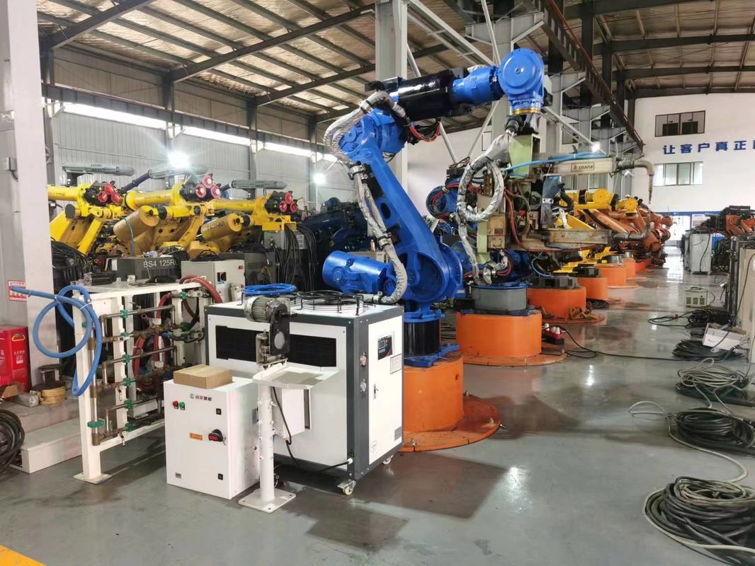 Yasakawa ES200 Robot do spawania punktów ramienia do przemysłu motoryzacyjnego, lotniczego, kolejowego, mebli metalowych, elektroniki