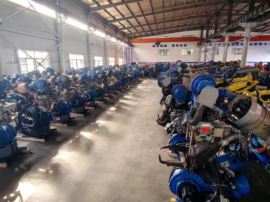 Automatyczny robot spawalniczy serwo-punktowy Manipulator ramienia MIG TIG Robot Yaskawa ES200D 2650mm Reach