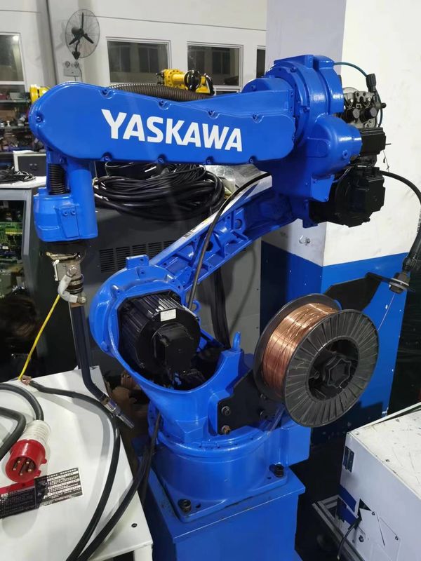 Wyroby spawalnicze przemysłowe MA1400 Yaskawa Używane ramię robotowe z 3 kg ładunku z kabinetem sterowania 6 ośmi