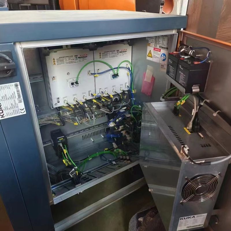 ± 0,06 mm Powtarzalność Ramię robota do wtrysku C4 dla szybkiego i dokładnego rozwiązania robotów przemysłowych automatyzacji produkcji łuk