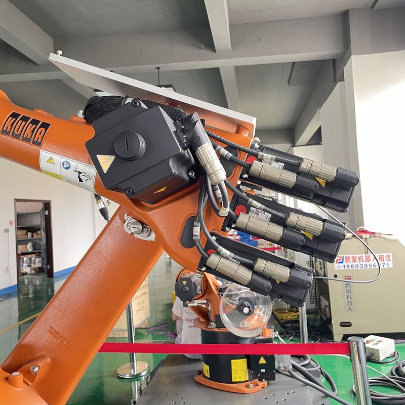 Robot spawania łukowego przemysłowego / Precyzja maszyny spawania łukowej Model Kr16 z 16 kg Ładunek przydatny spawanie łukowe obsługa kleju