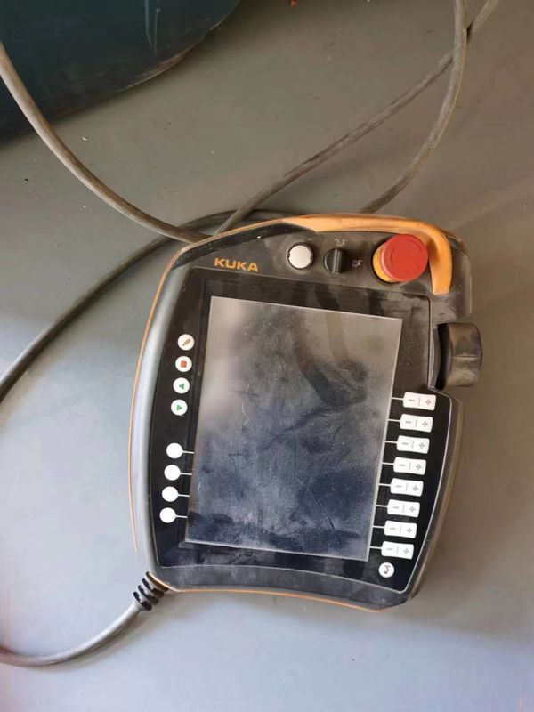 KUKA KR5 R1400 KRC4 Obsługa części, pomiar, montaż części, klejenie - wiązanie kleju, spawanie łukowe