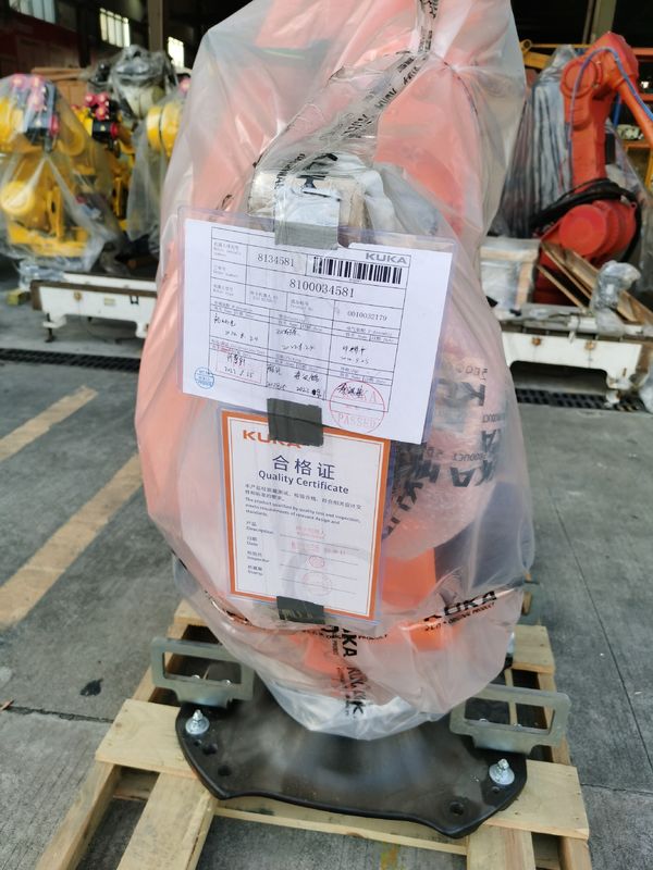 NOWA KUKA KR210 R2700, KRC4, ładunek 210 kg,Doszukiwanie 2700 mm, Paletyzowanie, Montaż, Ładowanie i rozładunek części, Edukacja