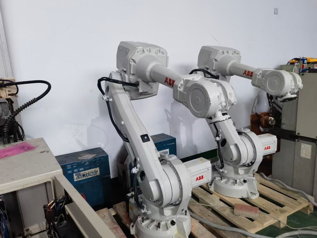 Promień roboczy 1850 mm Używane roboty KUKA Oferujące poziom hałasu poniżej 75 dB Prędkość 2,5 m na sekundę Zaprojektowane do operacji robotycznych