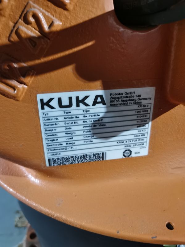 2033 mm zasięg KUKA KR60-3 60KG ładunek używany roboty KUKA do obróbki i zbierania materiałów