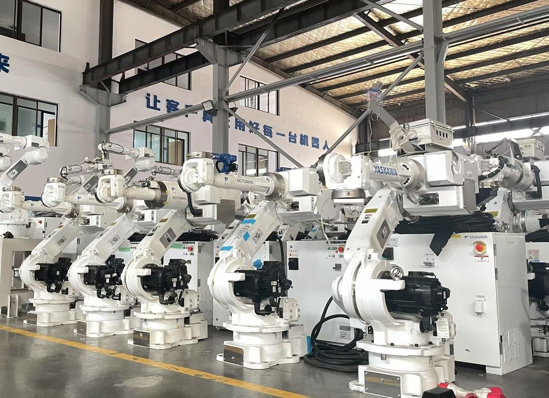 Brakes All Axes Industrial Robotic Arm Orange Providing High Reliability and Accuracy for Industrial Automation Projects