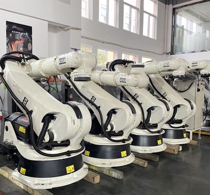 6-osiowe roboty KUKA z bezpieczeństwem IP 65 i możliwościami programowania Kuka Nie wahaj się! Robot KUKA KR210, który spełnia wszystkie potrzeby od spawania po paletowanie w jednym miejscu