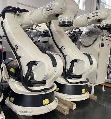 Przemysłowy montaż na podłodze Używane roboty Kuka KR150-2 2000