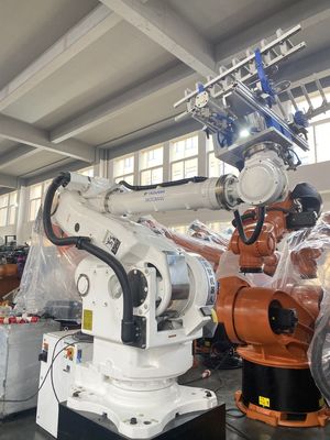 Używany wielofunkcyjny sześcioosiowy robot do przenoszenia i paletyzacji Yaskawa CR165