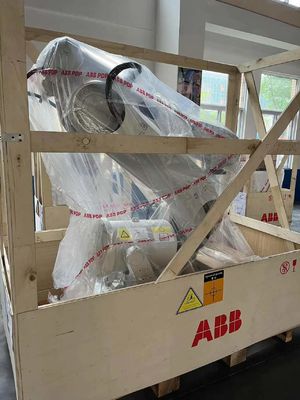 NOWY IRB 6700-150/3.20